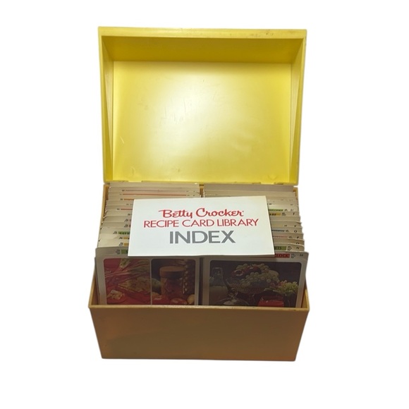 Betty Crocker Yellow Recipe Box with recipes